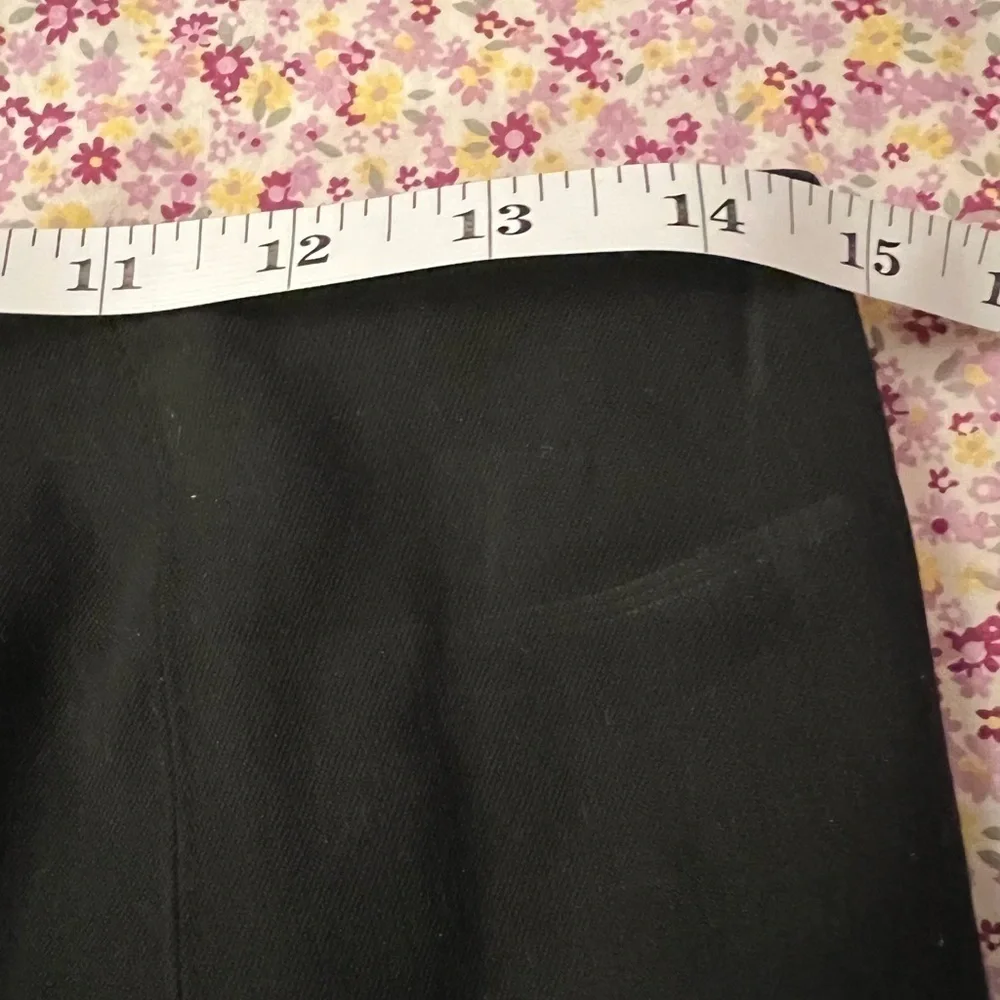 Avenue Montaigne black wool “mermaid” skirt, fully lined. Size 0.